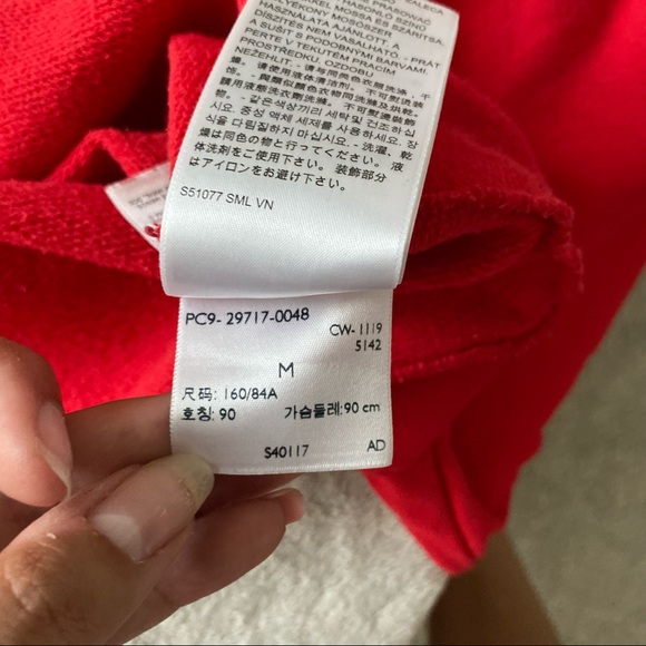 2/25 Levi’s Crewneck Sweatshirt - Picture 3 of 9